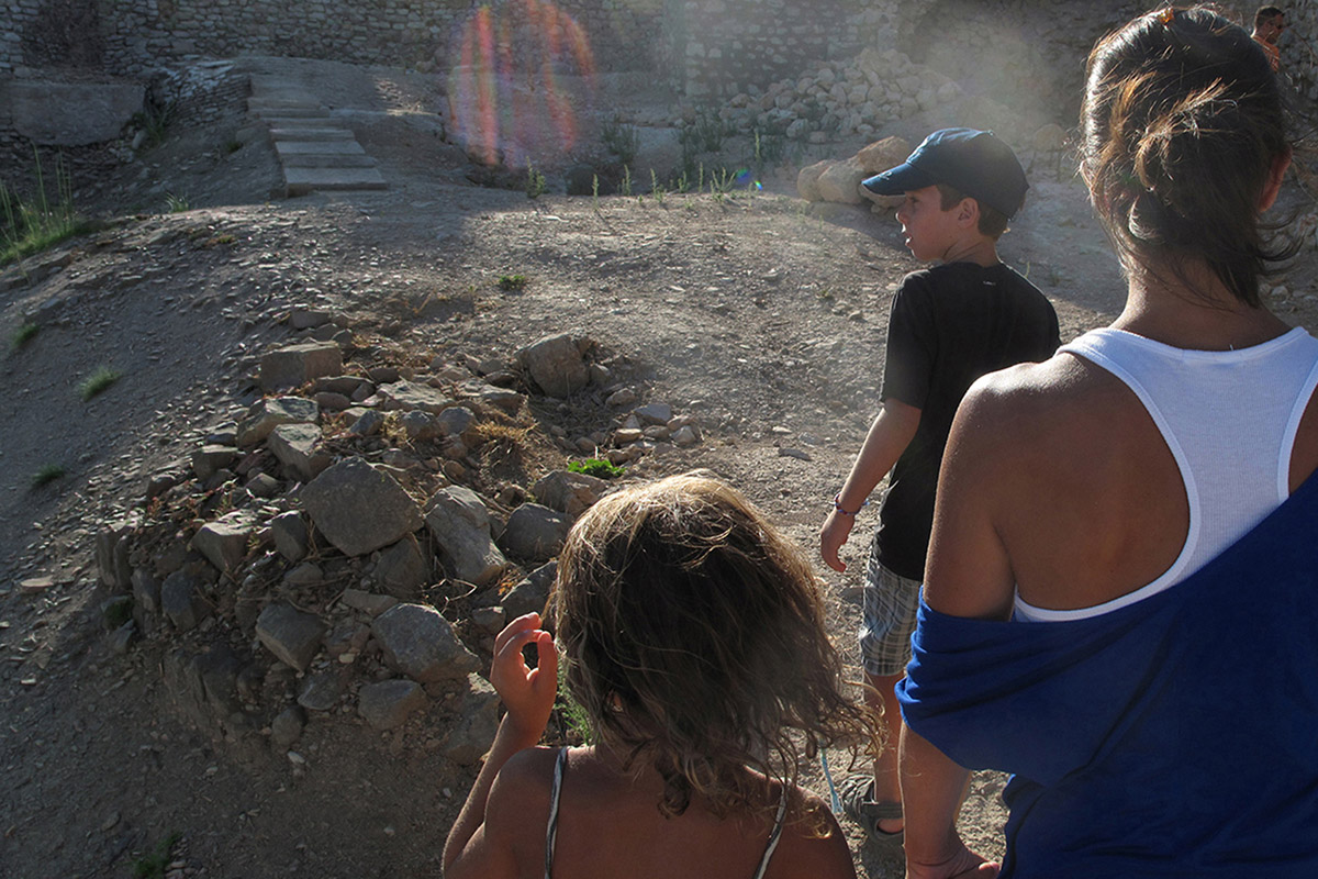 dd-poultry-family-story-three-generations-greece-dikeos